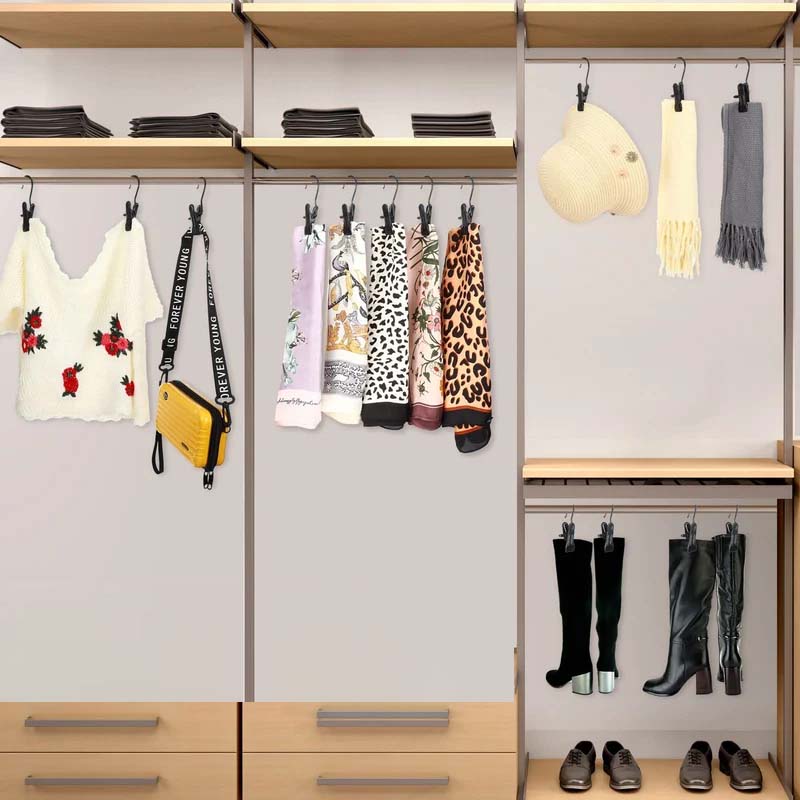 Reiseklyper i metall til klessnor